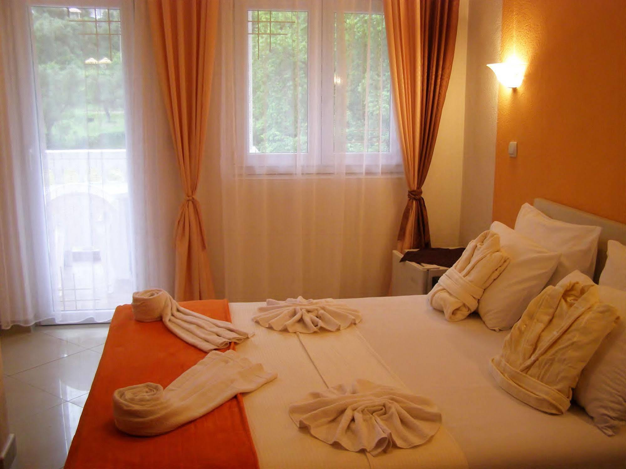 Hotel Wellness & Spa Angelo Gabriel Петровац Экстерьер фото